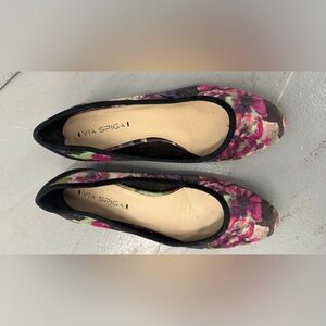 Used -Via Spiga Women's Multicolor Floral Flats